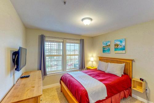 A bed or beds in a room at Top Floor - All The Views - 2 Bed 2 Bath Apartment in Westport