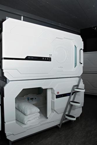 Gallery image of Puffin Nest Capsule Hostel in Vestmannaeyjar