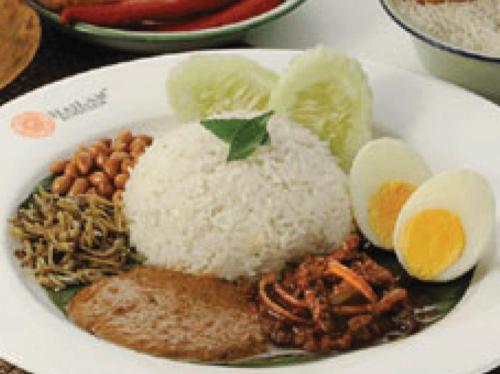 Makanan di atau berdekatan hotel