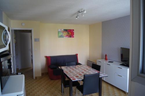 Lara 1 - Grand T2 Loggia Sans vis-à-vis Parking - Près centre-port, île des Loisirs, plage Richelieu