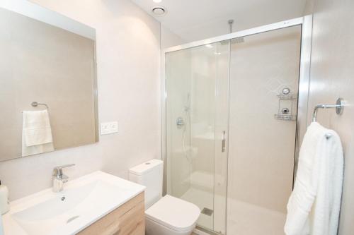 A bathroom at Cubo's Apartamento Tivoli B3