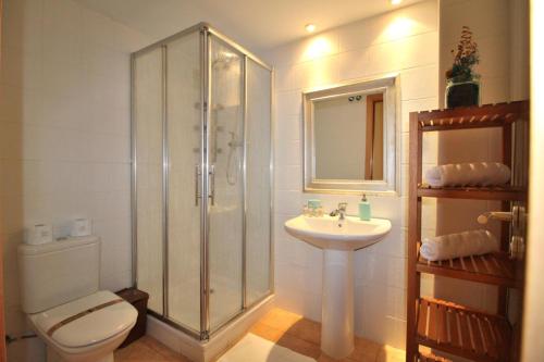 Kúpeľňa v ubytovaní AL07 Apartamento a 300 metros de la playa de Fenals