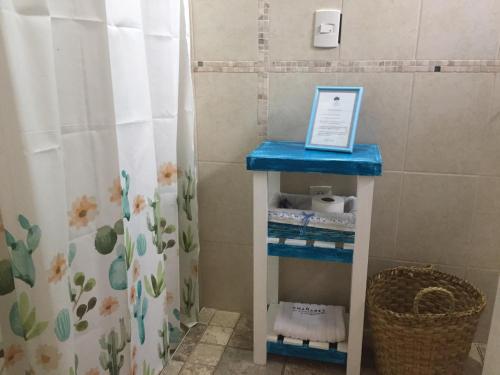 Et badeværelse på Cabaña Chañares de Banda Florida - Sveña