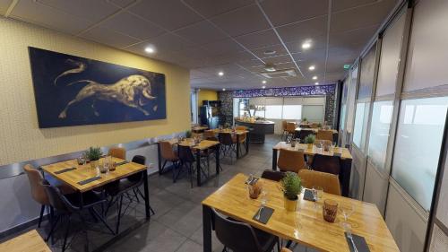 Restoran atau tempat lain untuk makan di Hotel Saint Germain