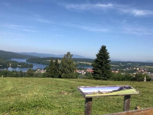 ゲストハウスの近くで見られる自然の景観