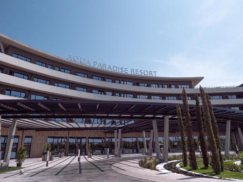 Aqua Paradise Resort & Aqua Park — Property building