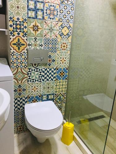 Gallery image of Yellow room with sea view in Makhinjauri