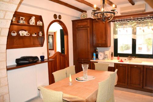 Dapur atau dapur kecil di Villa Artemis