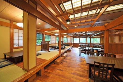 Restoran ili drugo mesto za obedovanje u objektu Houshi Onsen Chojukan