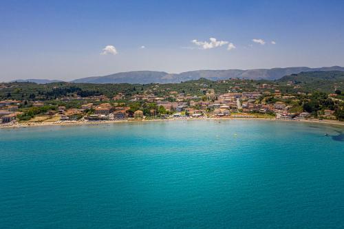 Gallery image of Zarkadis Beach Apartments in Tsilivi