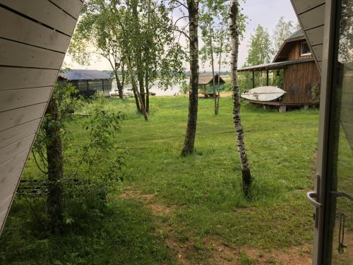 Aed väljaspool majutusasutust Vigio Brasta camping