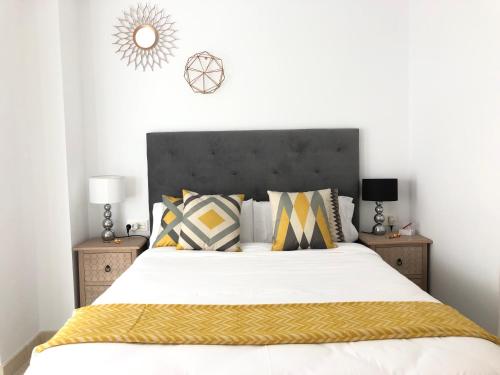 Ancha del Carmen AVE Centro Málaga madmar lujo New Zambrano