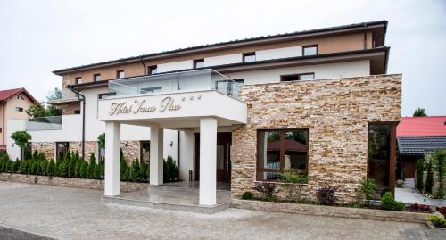 Budova, kde se hotel nachází
