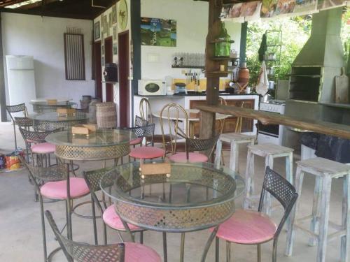 En restaurant eller et andet spisested på POUSADA ESTAÇÃO MARMELO