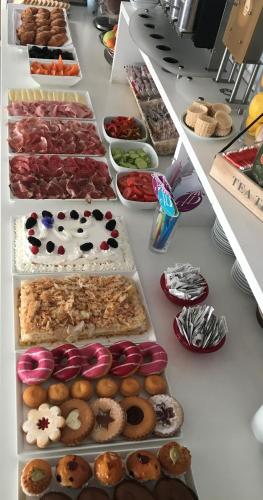 Comida en o cerca de este hotel