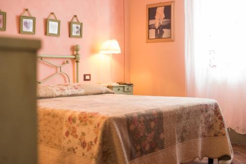 Albergo da Annita - room onlyにあるベッド