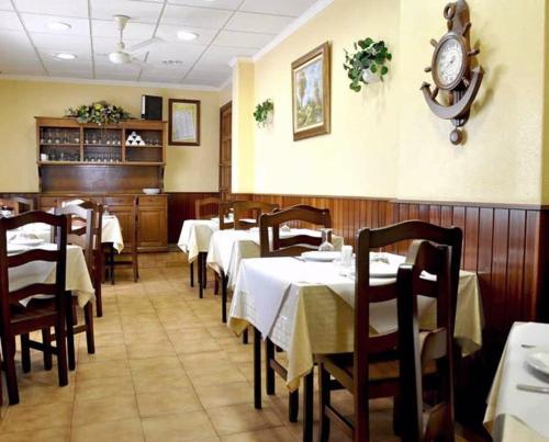 Pensión Costiña 레스토랑 또는 맛집