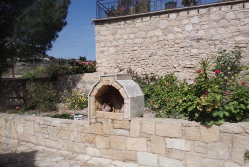 Φωτογραφία από το άλμπουμ του Oleander Stone House σε Lemona