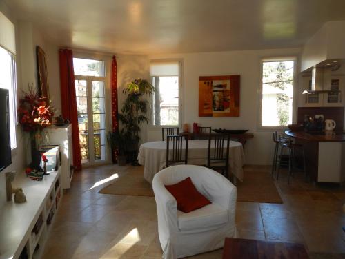 Appartement cosy 100 m2 - climatisé - calme -centre-ville