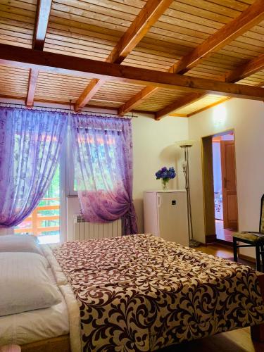 Postel nebo postele na pokoji v ubytování Янтарная форель