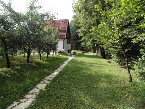 Jardín al aire libre en Holiday Home Alibegović