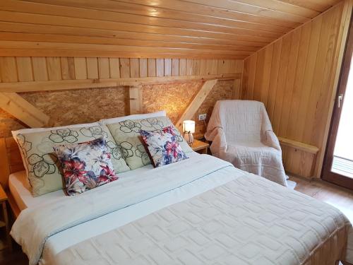 Ein Bett oder Betten in einem Zimmer der Unterkunft Apartments Sanja