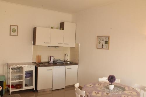 Foto dalla galleria di Knezovic Apartments a Podstrana