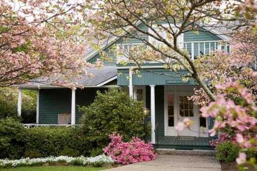 1906 Pine Crest Inn – Photos 3