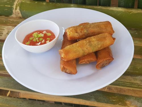 Makanan di atau berdekatan perkhemahan ini