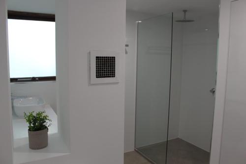 Gambar di galeri bagi Camargue Beachfront Apartments di Maroochydore