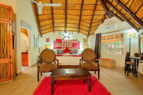 Ruang duduk di Royal Marlothi Kruger Safari Lodge and Spa