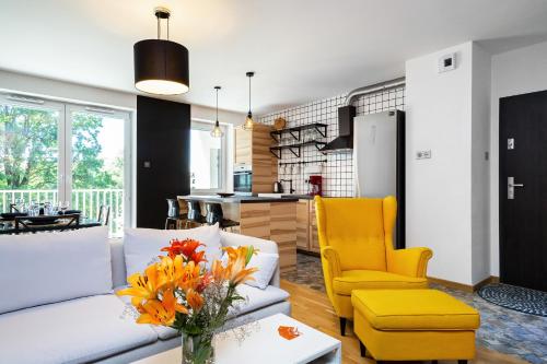 Botanic Gardens Apartment with FREE GARAGE Wrocław by Noclegi Renters