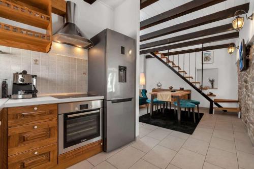 Dapur atau dapur kecil di Luxury Villa Topolina