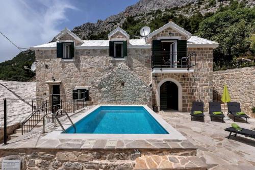 Kolam renang di atau dekat dengan Luxury Villa Topolina