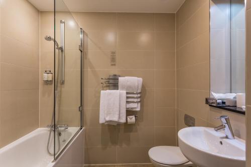 Ένα μπάνιο στο Angels Share Hotel