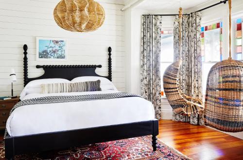 Ένα ή περισσότερα κρεβάτια σε δωμάτιο στο Block Island Beach House