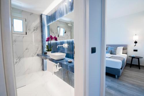 Kylpyhuone majoituspaikassa Frunze Luxury Apartments