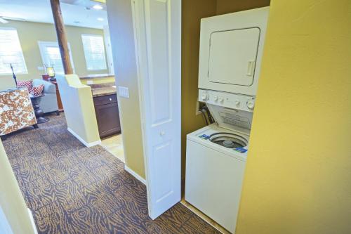 Kuchyň nebo kuchyňský kout v ubytování WorldMark Bison Ranch