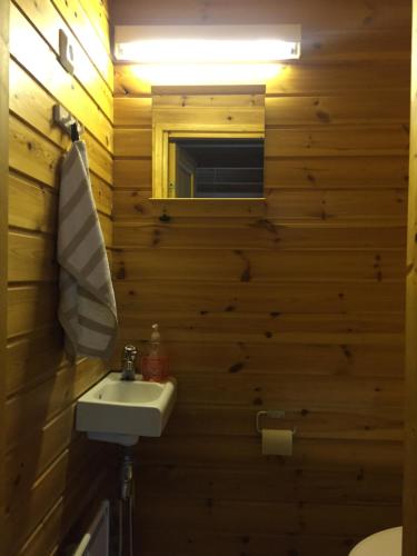 Ein Badezimmer in der Unterkunft Villa Talvitahko 5