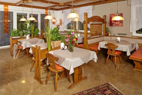 Gallery image of Pension Haus Aschgan in Egg am Faaker See