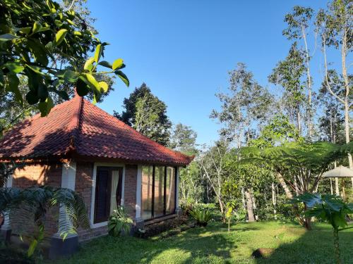 Сад в Tegal Jero Homestay