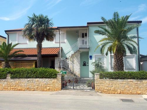 Apartments Azalea - 10 Min Walk to Beach & Umag Old Town