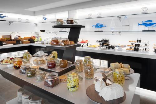 Jídlo v hotelu nebo okolí