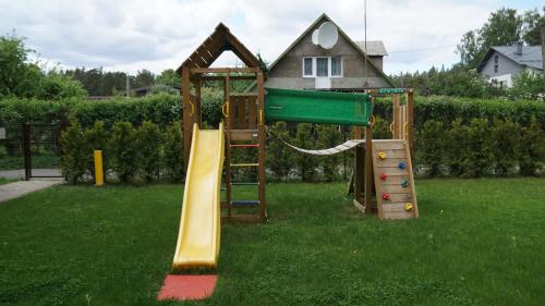 Dječje igralište u objektu Bella Jūrmala ApartHotel