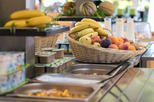 Mad på resortet eller i nærheden