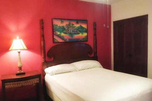 Un pat sau paturi într-o cameră la Suite Rivas 126 Gran Pacifica Resort