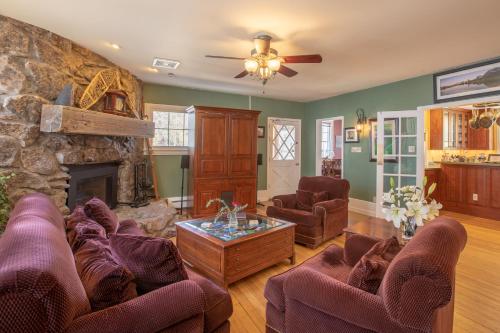 Purple Mountain Bed & Breakfast & Spa – Photos 3