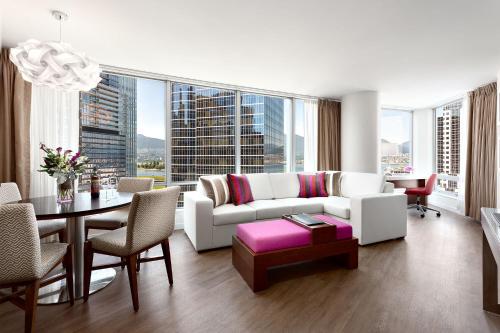 Auberge Vancouver Hotel Image