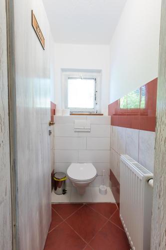 Koupelna v ubytování Dolar Rooms