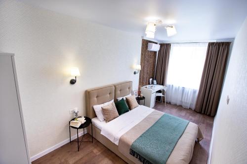 Ein Bett oder Betten in einem Zimmer der Unterkunft New 2 bedrooms apartment in the city center!